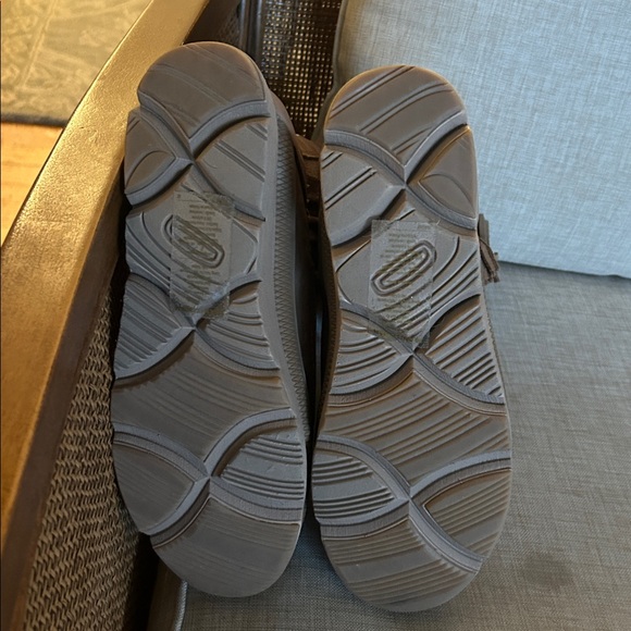 Manitoba women’s mid boot, size 8 - Picture 4 of 6